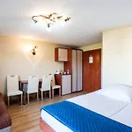 Dora - Centrum, Podgrzewany Basen 5m X 10m, Plac Zabaw, Parking Villa