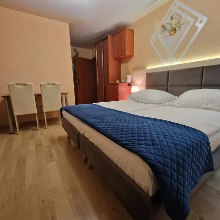 Villa Dora - Centrum, Basen 5M X 10M, Plac Zabaw, Parking וילה *