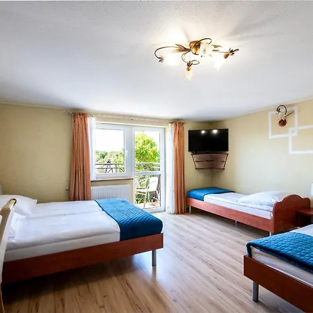 Villa Dora - Centrum, Basen 5M X 10M, Plac Zabaw, Parking מיילנו