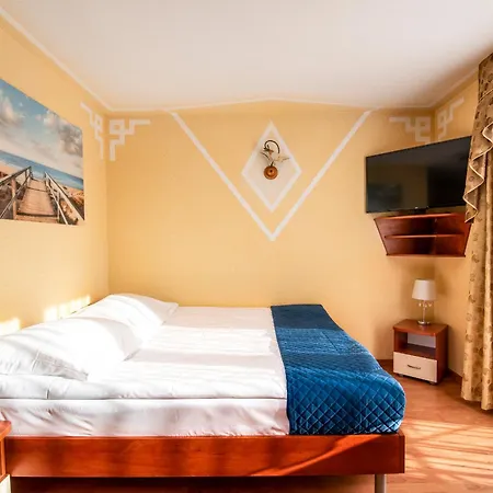 Villa Villa Dora - Centrum,Basen Podgrzewany,Jacuzzi Sauna, Plac Zabaw, Parking Mielno (Koszalin)
