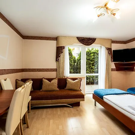 Villa Dora - Centrum,Basen Podgrzewany,Jacuzzi Sauna, Plac Zabaw, Parking * Mielno (Koszalin)