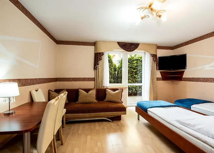 Dora - Centrum, Podgrzewany Basen 5m X 10m, Plac Zabaw, Parking * Mielno (Koszalin)