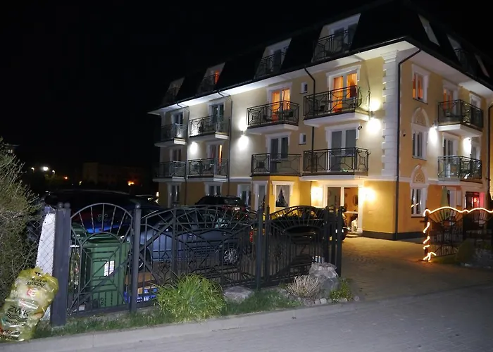 Dora - Centrum, Podgrzewany Basen 5m X 10m, Plac Zabaw, Parking * Mielno (Koszalin)